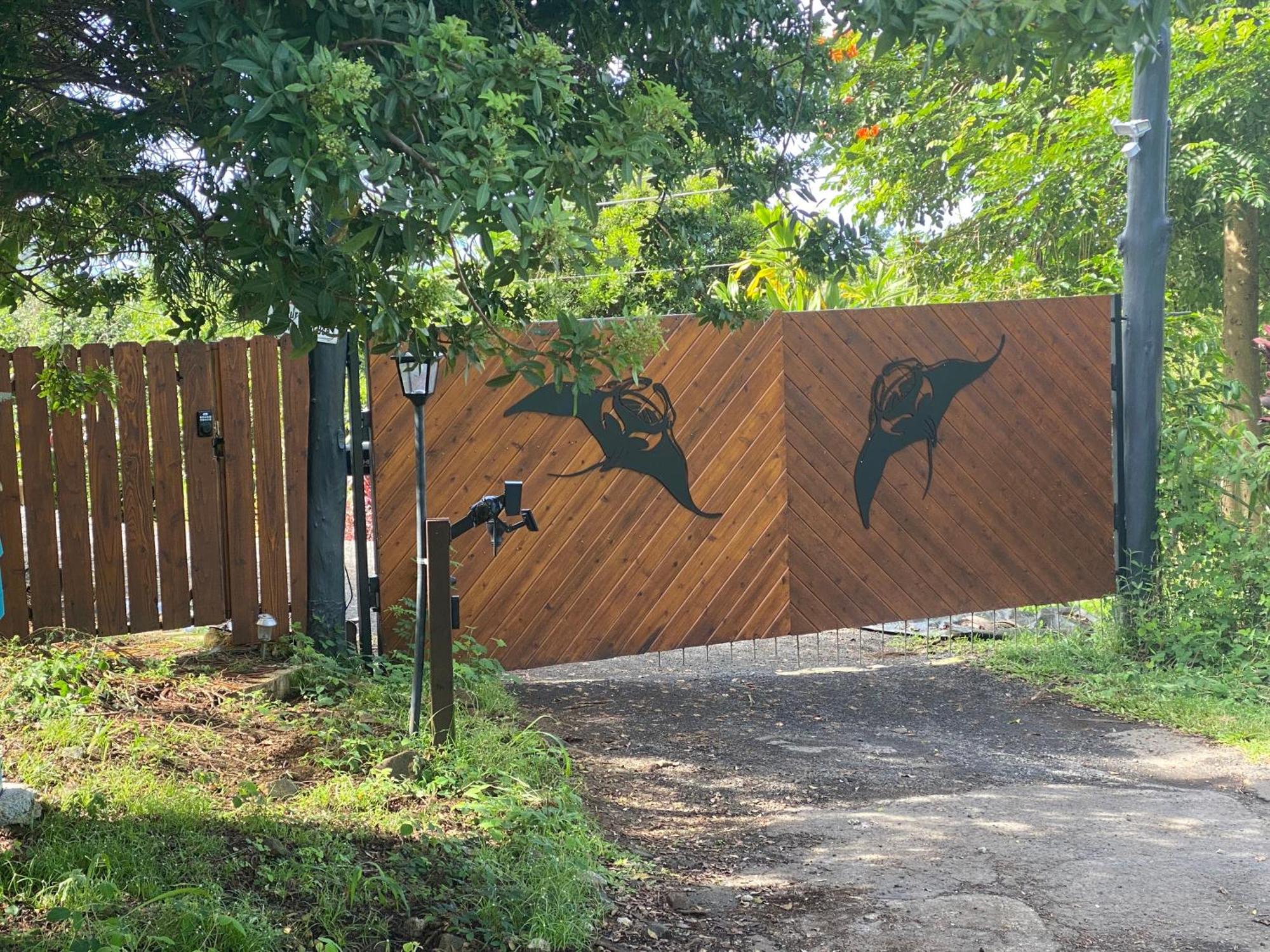 Manta Soul Jungle Geodome Hotel Kealakekua Bagian luar foto